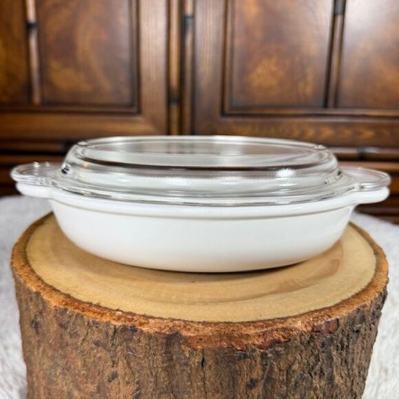 Vintage CorningWare Oval 14oz Handled Baker with Pyrex Handled Glass Lid - Picture 2 of 14